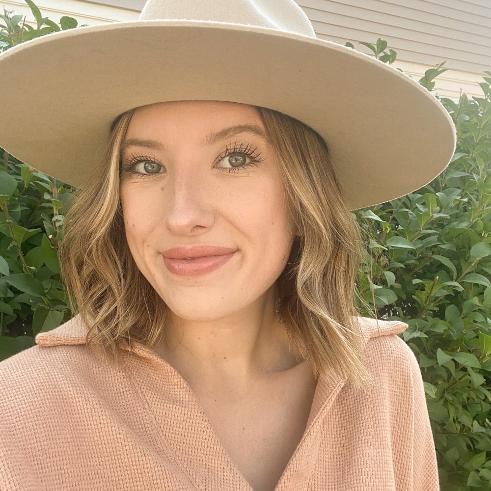 Meet your Posher, Alyssa